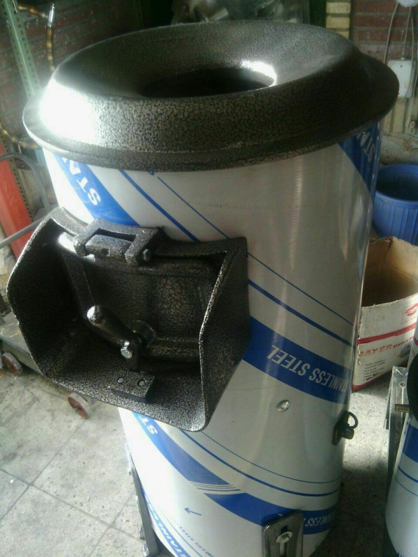 پوست کن صنعتی پیاز و سیب زمینی سمباده ای 
پوست کن ایستاده صنعتی پیاز و سیب زمینی